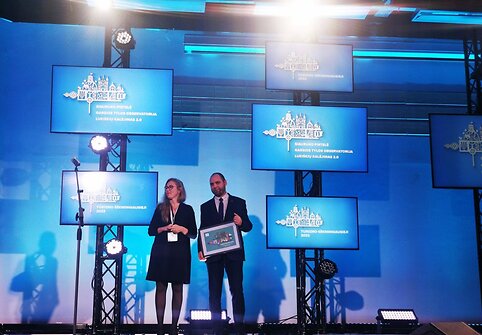 &bdquo;Keliauk Lietuvoje&ldquo; vadovė Olga Gončarova ir Ekonomikos ir inovacijų ministerijos viceministras Vincas Jurgutis.