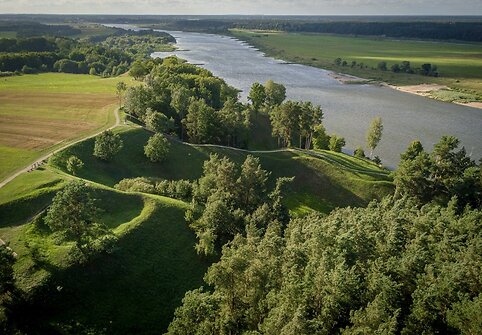 Sudargo piliakalnių kompleksas