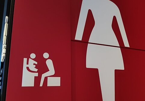 Tualete nereikia praleisti galimybės pasikalbėti su vaiku
