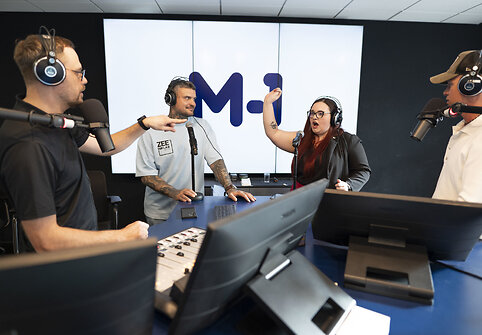 M-1 radijo vedėjams &ndash; tatuiruotės eterio metu