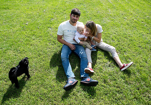 Aida ir Barintas Čepukaičiai su sūnumi Giriumi / Pauliaus Peleckio / &bdquo;ŽMONĖS Foto&ldquo; nuotr.