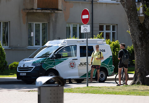 Palangoje policija drausmino dviratininkus ir paspirtukininkus