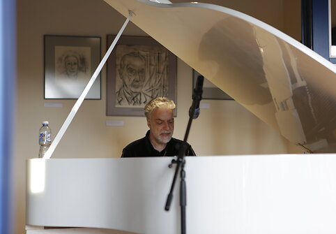 &bdquo;Nida Jazz Maratonas 2021&ldquo; festivalyje &ndash; pianisto Petro Geniu&scaron;o improvizacijos