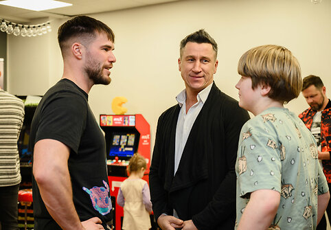 Žinomi tėčiai su vaikais mėgaujasi temine &bdquo;DaddyJoy&ldquo; popiete