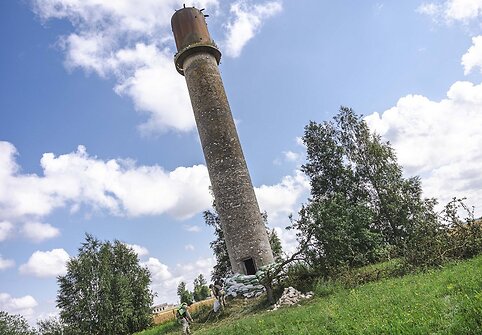 Pulkininko Juozo Vitkaus inžinerijos bataliono išminuotojai susprogdino apleistą vandens bokštą