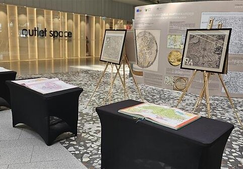 Atidarė unikalią senųjų žemėlapių parodą: interaktyvios patirtys, Lietuvos archyvų lobynas ir kritinio mąstymo pamokos 