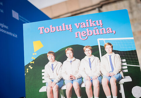 Ant Vilniaus Žaliojo tilto iškilo skulptūros tobuliems vaikams