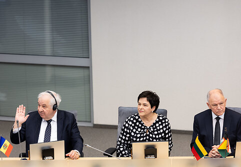 Vyteniui Povilui Andriukaičiui ir Valeriu Matei įteikti parlamento apdovanojimai &ndash; Aleksandro Stulginskio žvaigždės