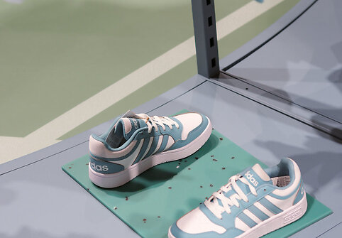 Po sėkmingo pokyčių starto – tolimesnis spurtas: „Outlet Park“ įsikūrusi „Adidas Outlet“ augina pardavimus