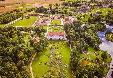 Milijonai žiedų, spektakliai ir stingdantys kraują cirko triukai &ndash; didžiausiame &scaron;ios vasaros festivalyje