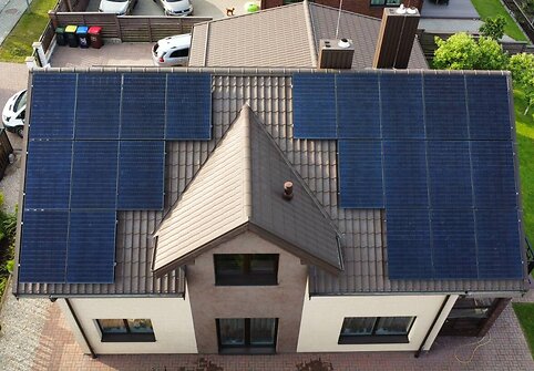 Saulės energetika: mažesnė parama, bet didesnė grąža namų savininkams