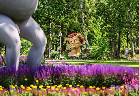 Pakruojo dvare jau atidarytas utopinio grožio Vasaros gėlių festivalis: Mindaugines kviečia &scaron;vęsti tarp milijonų žiedų