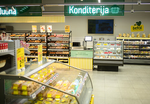 „Iki“ – daugiau nei 3 tūkst. nuolaidų: 3 lengvos idėjos, ką šį savaitgalį pigiau ir skaniau paruošti iš lašišos, svogūnų ir makaronų