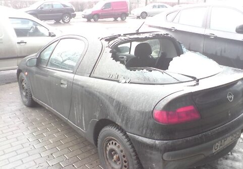 Apgadintas &bdquo;Opel Tigra&ldquo;