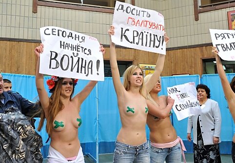 &bdquo;Femen&ldquo; aktyvistės rinkimų apylinkėje
