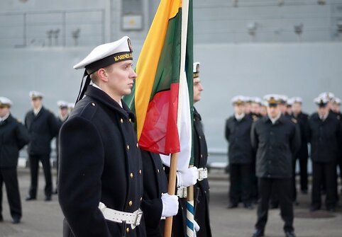 Į tarptautinę operaciją &bdquo;Atalanta&ldquo; i&scaron;lydėta nauja Lietuvos karių pamaina