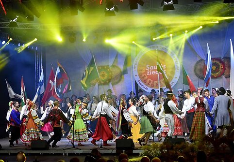 Konkurso-festivalio „Saulės žiedas“ nugalėtojų apdovanojimas