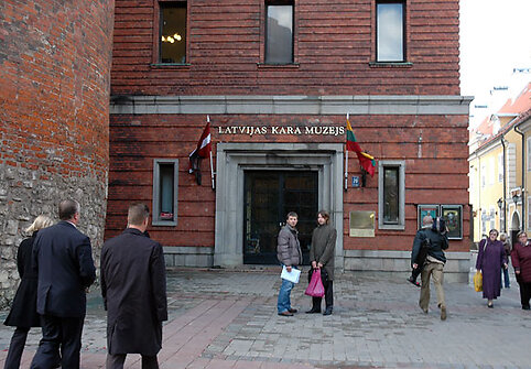 Latvijos Karo muziejus, kuriame 2007 m. rudenį buvo pirmą kartą surengta paroda „Lietuvos husarai“