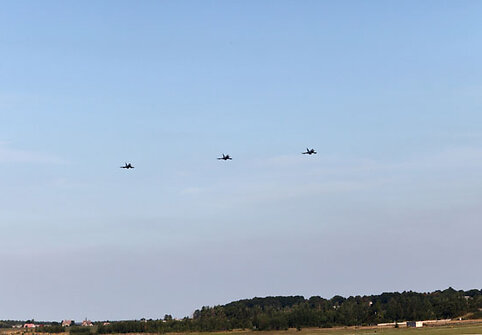 Vokietijos naikintuvai &bdquo;Eurofighter&ldquo; artėja prie Aviacijos bazės &Scaron;iauliuose