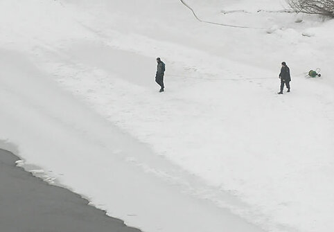 Gelbėtojai Neries pakrantėje