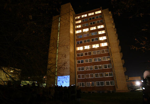 VDU studentų bendrabutyje įžiebtas žodis „STUDENTAI“.