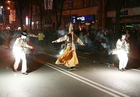 Prancūzų gatvės teatro aktorių eisena