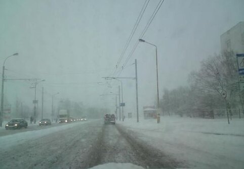 Eismo sąlygos sostinės gatvėse sudėtingos.