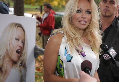 Pamela Anderson spaudos konferencijoje Toronte (Kanada)