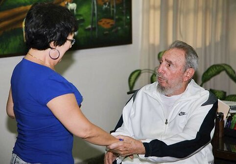Buvęs Kubos lyderis Fidelis Castro vėl pasirodė vie&scaron;umoje.