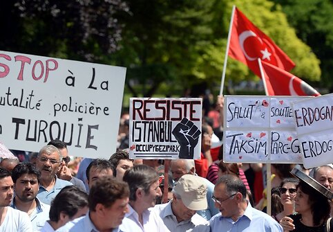 Turkijoje tęsiasi protestai.