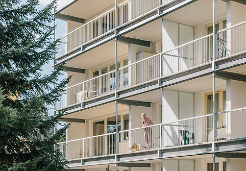 Nedideli pokyčiai pastatų balkonuose gali smarkiai keisti visą architektūrą.