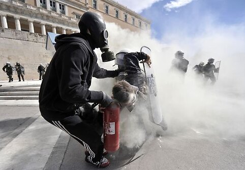 Demonstracija Graikijos sostinėje, Atėnuose, virto riaušėmis.