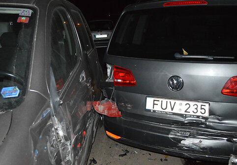 Kieme sudaužyti automobiliai