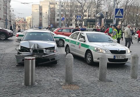 BMW avarija Vilniuje