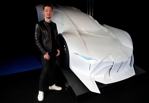 Paryžiaus automobilių festivalis, dizaineris Takumi Yamamoto, automobilis skirtas David Bowie.