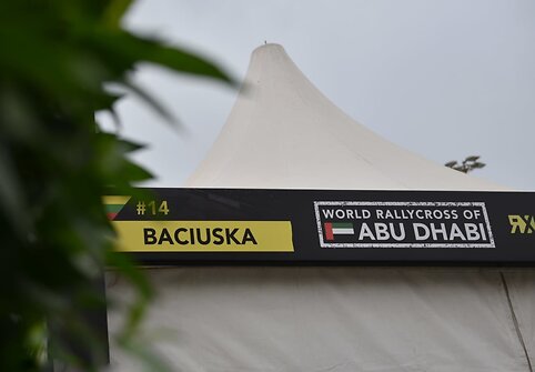 Rokas Baciu&scaron;ka Abu Dabyje debiutuos Pasaulio Ralio-kroso čempionate su komanda &bdquo;ESmotorsport-LabasGas&ldquo;