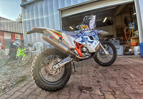 Arūnas Gelažninkas ir &bdquo;Zigmas Dakar team&ldquo; i&scaron;siuntė techniką į Dakarą