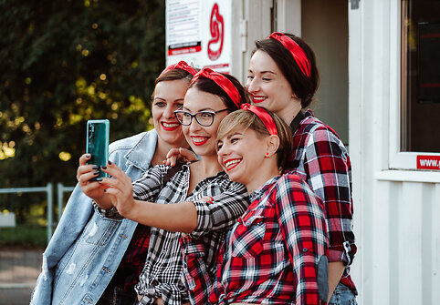 Ladies Go kartingų ir simuliatorių lenktynės