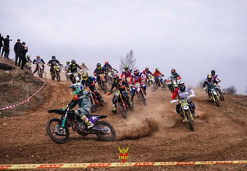 Vievyje, Crazy Ferma trasoje startavo 2-asis Lietuvos motociklų Cross Country čempionato etapas 