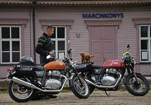 Arūnas Gelažninkas su žmona Emilija keliavo motociklais