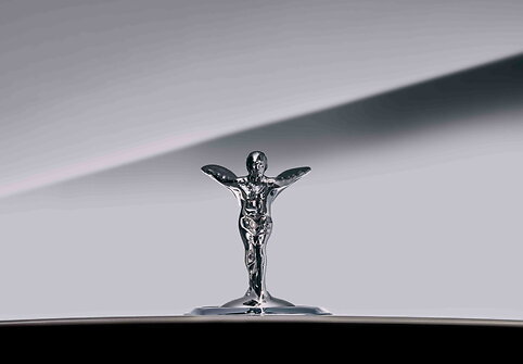 Sukurta naujoji &bdquo;Rolls Royce&ldquo; simboliu ir puo&scaron;mena laikoma figūrėlė &bdquo;Spirit of Ecstasy&ldquo;