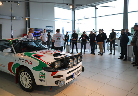 Auto Moto Parko lenktynininkai &bdquo;Rally Legend&ldquo; mes i&scaron;&scaron;ūkį jauniausiam pasaulio ralio čempionui