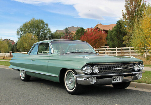 1961-ųjų Cadillac Coupe de Ville. (That Hartford Guy, Wikimedia(CC BY-SA 2.0)