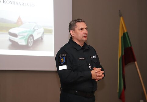 Kauno rajono policija važinės elektromobiliu &Scaron;koda Enyaq