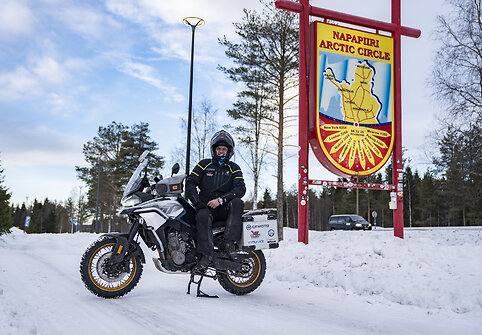 &bdquo;Baltic to Arctic 2&ldquo;: K. Mieliauskas motociklu kirto poliarinį ratą ir papasakojo apie važiavimą &scaron;altyje