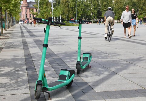 Pertvarkos Vilniuje: įrenginėjamos elektriniams paspirtukams skirtos stovėjimo vietos