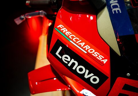 &bdquo;Ducati&ldquo; motociklai:  &bdquo;Panigale V4 Bagnaia 2022 World Champion Replica&ldquo; ir &bdquo;Panigale V4 Bautista 2022 World Champion&ldquo;