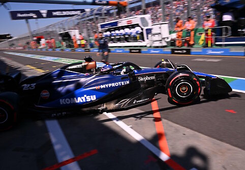 Alexo Albono avarija treniruotėje Australijos F1 GP