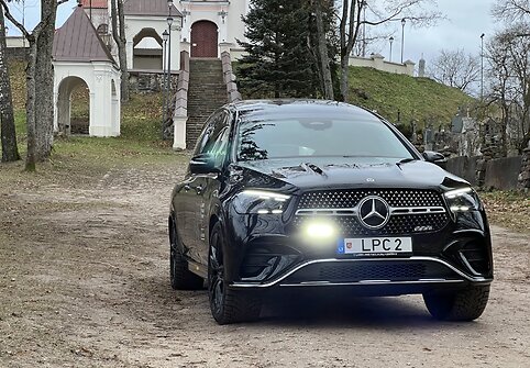 Katafalkas, Italijoje pagamintas ant &bdquo;Mercedes GLE Coupe&ldquo; bazės