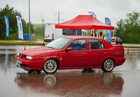 Istorinių automobilių festivalis Utenos krašto keliais